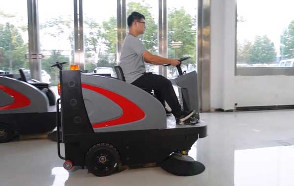 千亿国际游戏官网S6电动扫地车